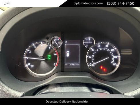 Used 2023 Lexus GX 460 Premium w/ Accessory Package image 28