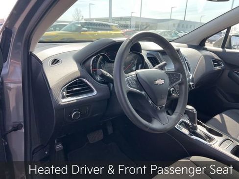 Used 2017 Chevrolet Cruze LT w/ Convenience Package image 9