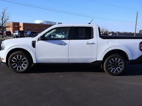 Used 2024 Ford Maverick Lariat image 2