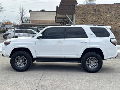 Used 2018 Toyota 4Runner TRD Off-Road w/ TRD Performance Package image 8