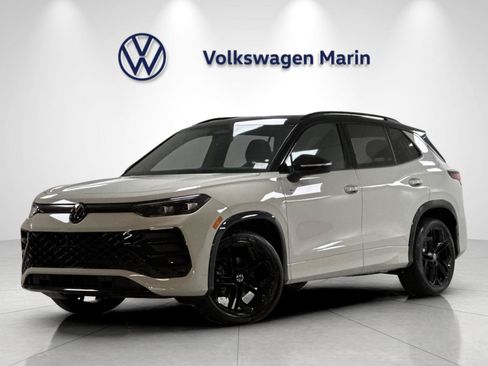 New 2026 Volkswagen Tiguan SE R-Line FWD image 1
