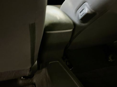 Used 2015 Nissan Leaf S w/ Charge Package FWD image 27