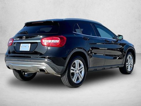 Used 2017 Mercedes-Benz GLA 250 image 2