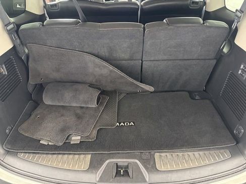 Used 2017 Nissan Armada Platinum w/ Interior Lighting Package image 29