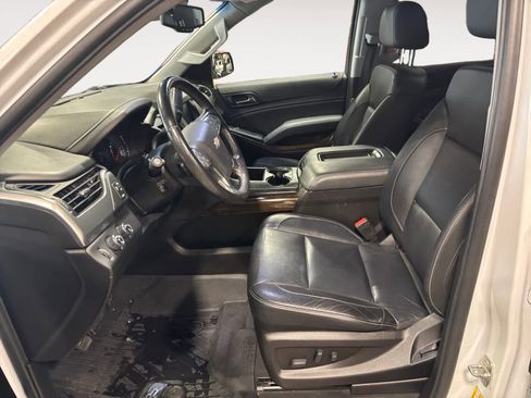 Used 2019 Chevrolet Suburban LT w/ LT Signature Package image 10