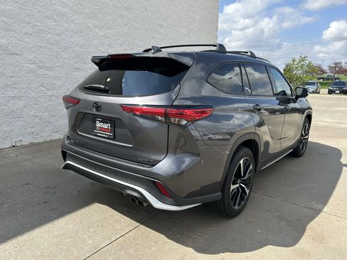 Used 2022 Toyota Highlander XSE AWD/4WD image 6