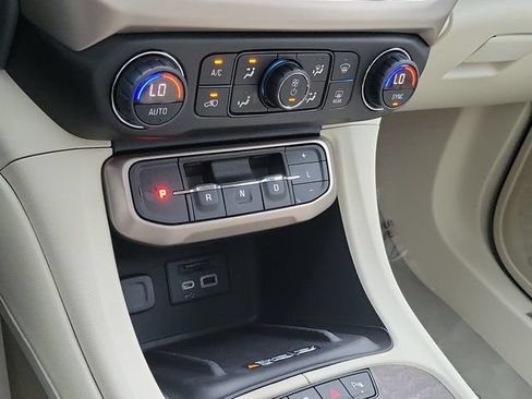 Certified 2023 GMC Acadia Denali w/ Denali Ultimate Package FWD image 29