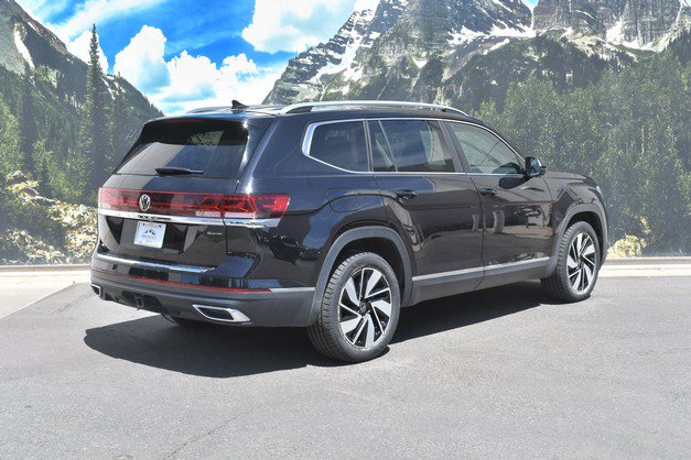 Used 2024 Volkswagen Atlas SEL AWD/4WD image 3