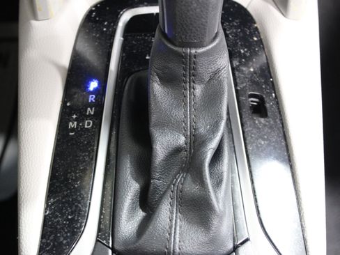 Used 2024 Toyota Corolla Cross LE FWD image 16