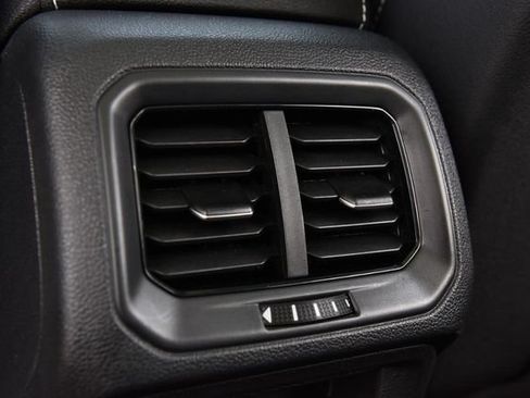 Used 2024 Volkswagen Taos SE w/ Panoramic Sunroof Package AWD/4WD image 24