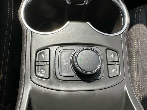 Used 2018 GMC Terrain SLE w/ Infotainment Package I FWD image 17