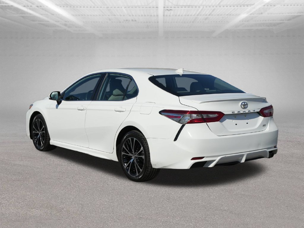 Used 2020 Toyota Camry SE FWD image 6