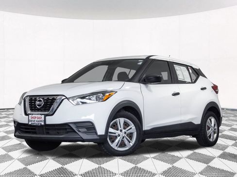 Used 2020 Nissan Kicks S FWD image 2