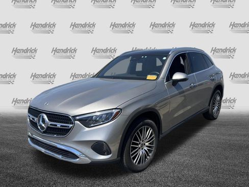 Used 2024 Mercedes-Benz GLC 300 4MATIC image 5