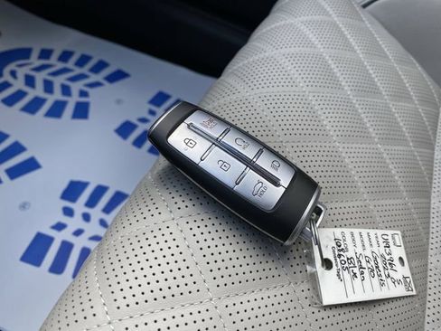 Used 2023 Genesis G70 3.3T w/ Sport Prestige Package image 34