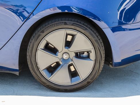 Used 2023 Tesla Model 3 Standard Range RWD image 12
