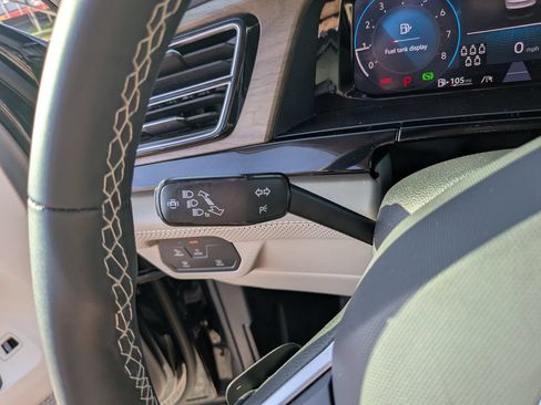 Certified 2024 Volkswagen Atlas SE FWD image 29