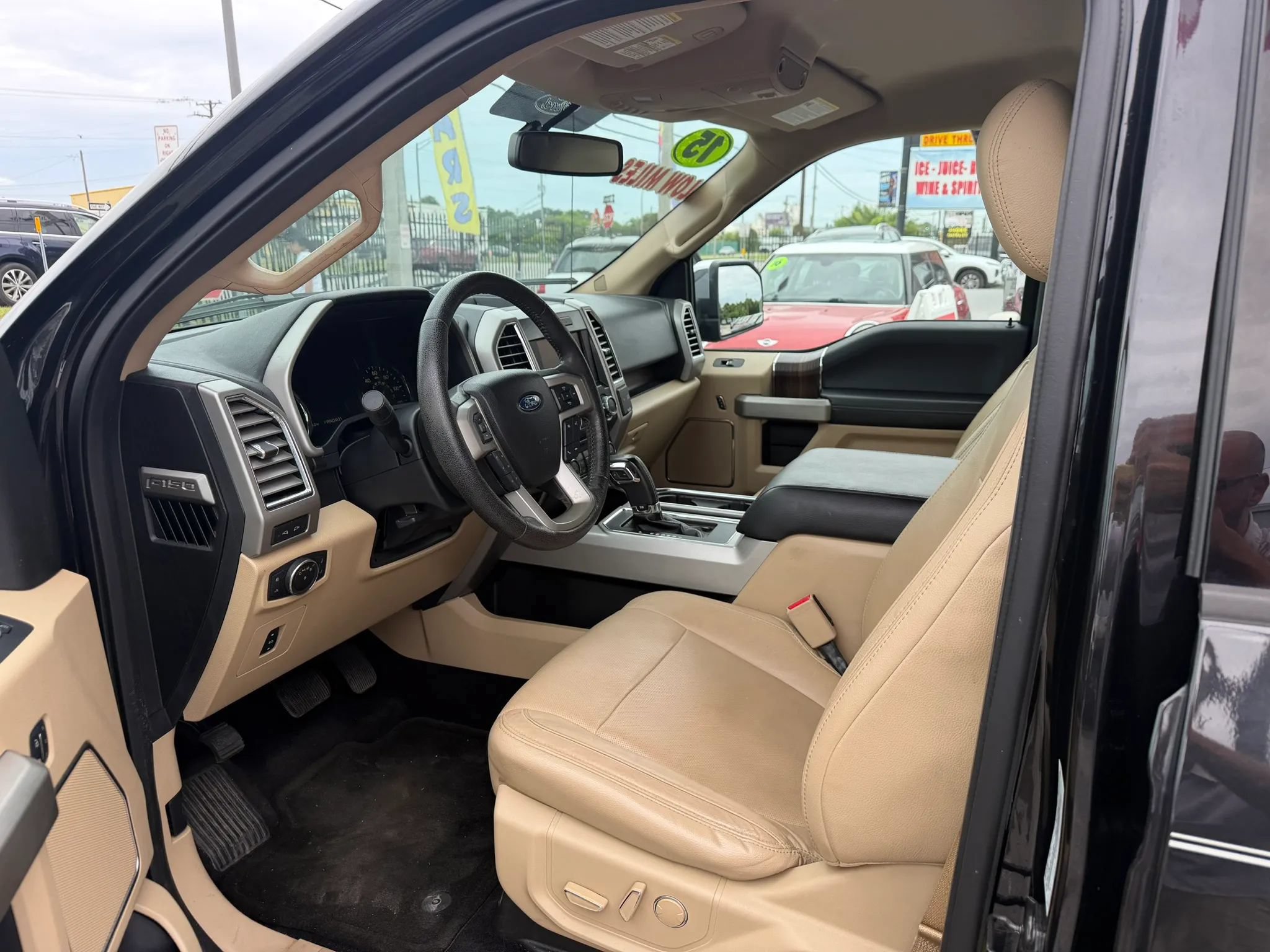 Used 2015 Ford F150 Lariat RWD image 8