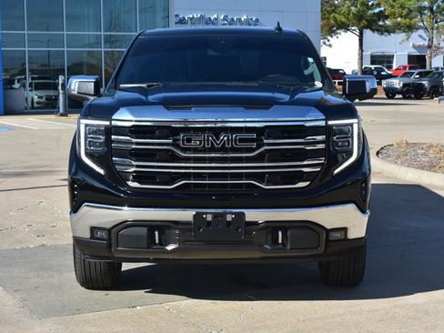 Used 2023 GMC Sierra 1500 SLT w/ SLT Convenience Package image 2