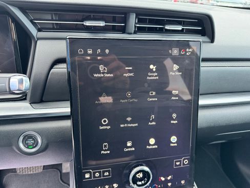 Used 2025 GMC Terrain Elevation image 28