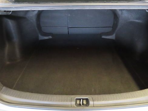 Used 2024 Toyota Corolla LE image 29