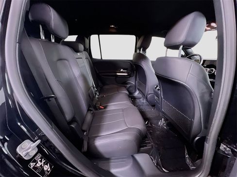 Used 2024 Mercedes-Benz GLB 250 image 27