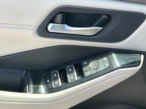 Certified 2024 Nissan Rogue SL FWD image 20
