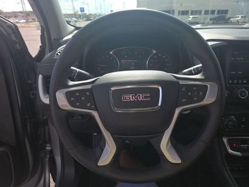 Used 2024 GMC Terrain SLT w/ Tech Package FWD image 14