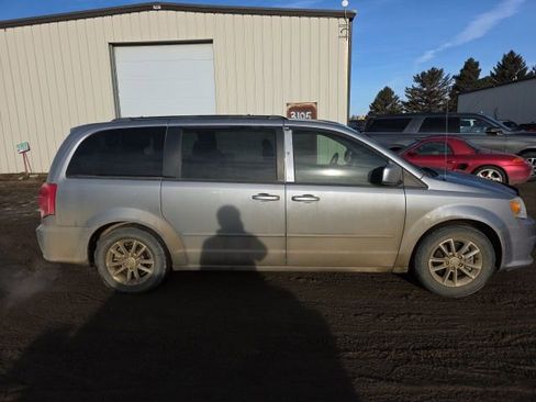 Used 2014 Dodge Grand Caravan SXT image 8
