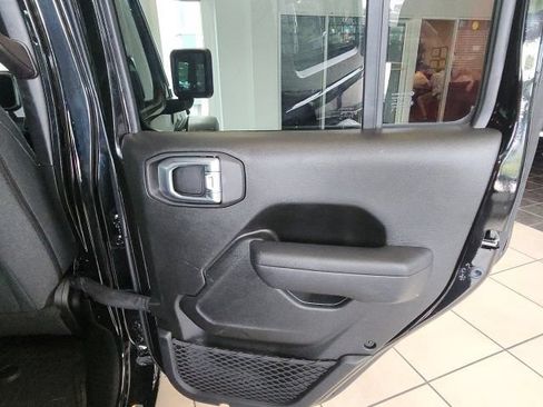 Used 2024 Jeep Wrangler Unlimited Sport AWD/4WD image 16