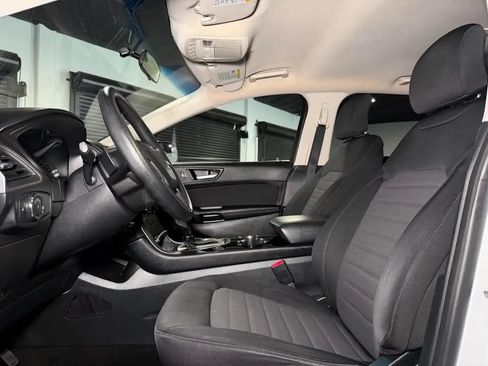 Used 2018 Ford Edge SE FWD image 26