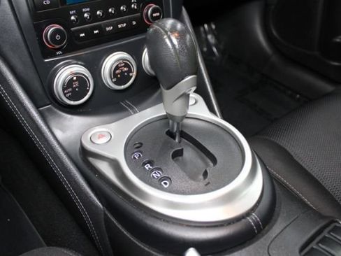 Used 2016 Nissan 370Z w/ Sport Package image 13