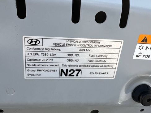 Used 2024 Hyundai Ioniq 5 SE RWD image 9