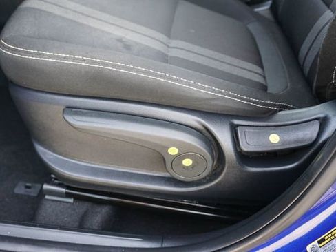 Used 2025 Hyundai Venue SEL FWD image 8