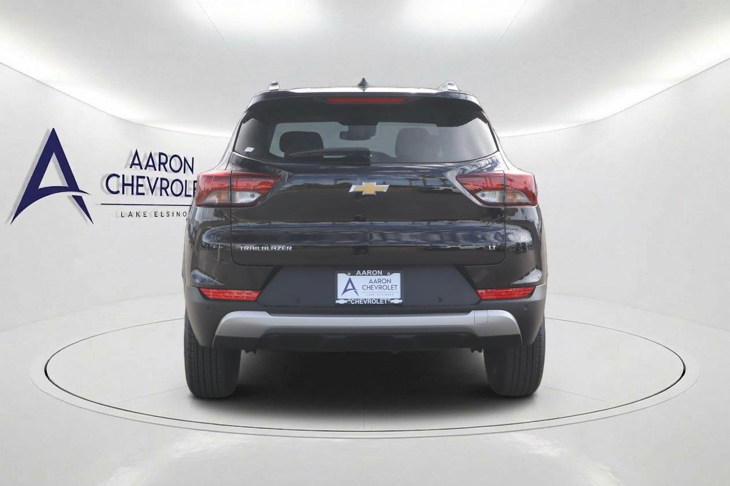 New 2026 Chevrolet TrailBlazer LT w/ LT Cold Weather Package FWD image 5