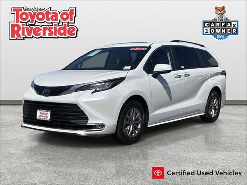 Certified 2023 Toyota Sienna XLE FWD image 1