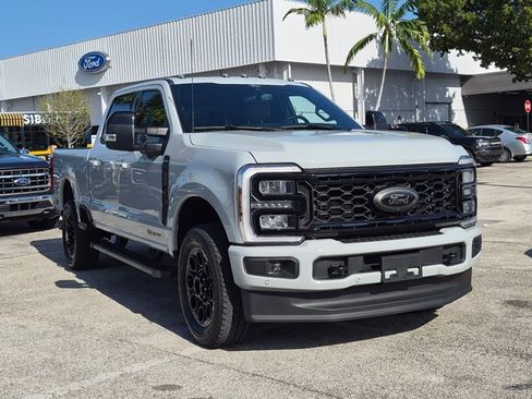 Used 2025 Ford F250 Lariat w/ Lariat Ultimate Package AWD/4WD image 3