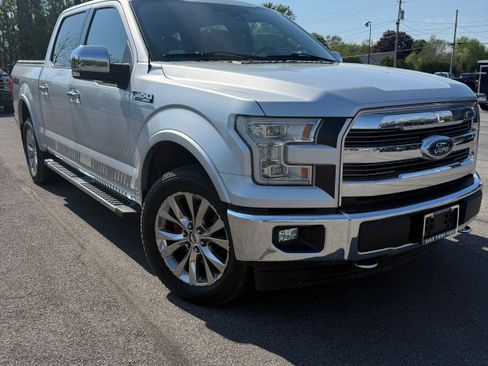 Used 2017 Ford F150 Lariat w/ Equipment Group 502A Luxury AWD/4WD image 4