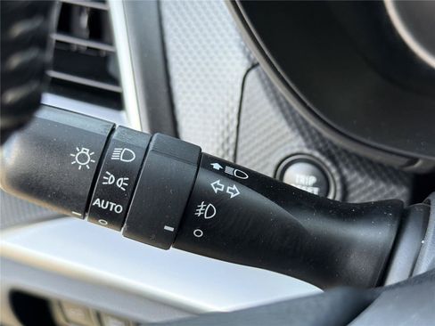 Used 2022 Subaru Forester Premium AWD/4WD image 22