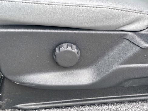 New 2025 Ford F350 XL w/ XL Chrome Package image 19