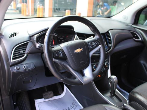 Used 2018 Chevrolet Trax LT w/ LT Convenience Package AWD/4WD image 13