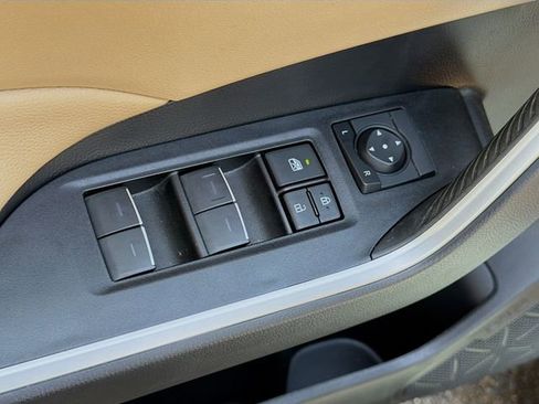 Used 2025 Toyota RAV4 XLE Premium FWD image 22