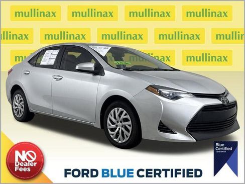 Used 2018 Toyota Corolla LE image 1