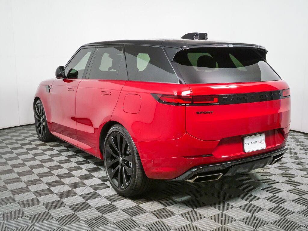 Used 2025 Land Rover Range Rover Sport Dynamic SE AWD/4WD image 3