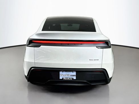 Used 2026 Tesla Model Y AWD image 7