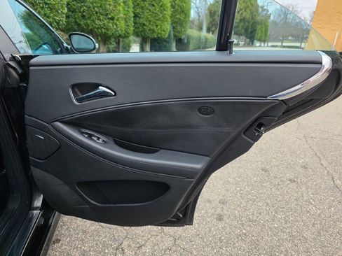 Used 2006 Mercedes-Benz CLS 500 w/ AMG Sport Pkg image 28