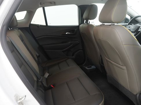 Used 2024 Chevrolet Trax ACTIV w/ Sunroof Package image 13