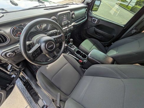 Used 2021 Jeep Wrangler Sport AWD/4WD image 14