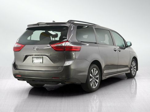 Used 2020 Toyota Sienna LE AWD/4WD image 5