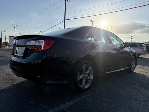 Used 2014 Toyota Camry SE FWD image 5